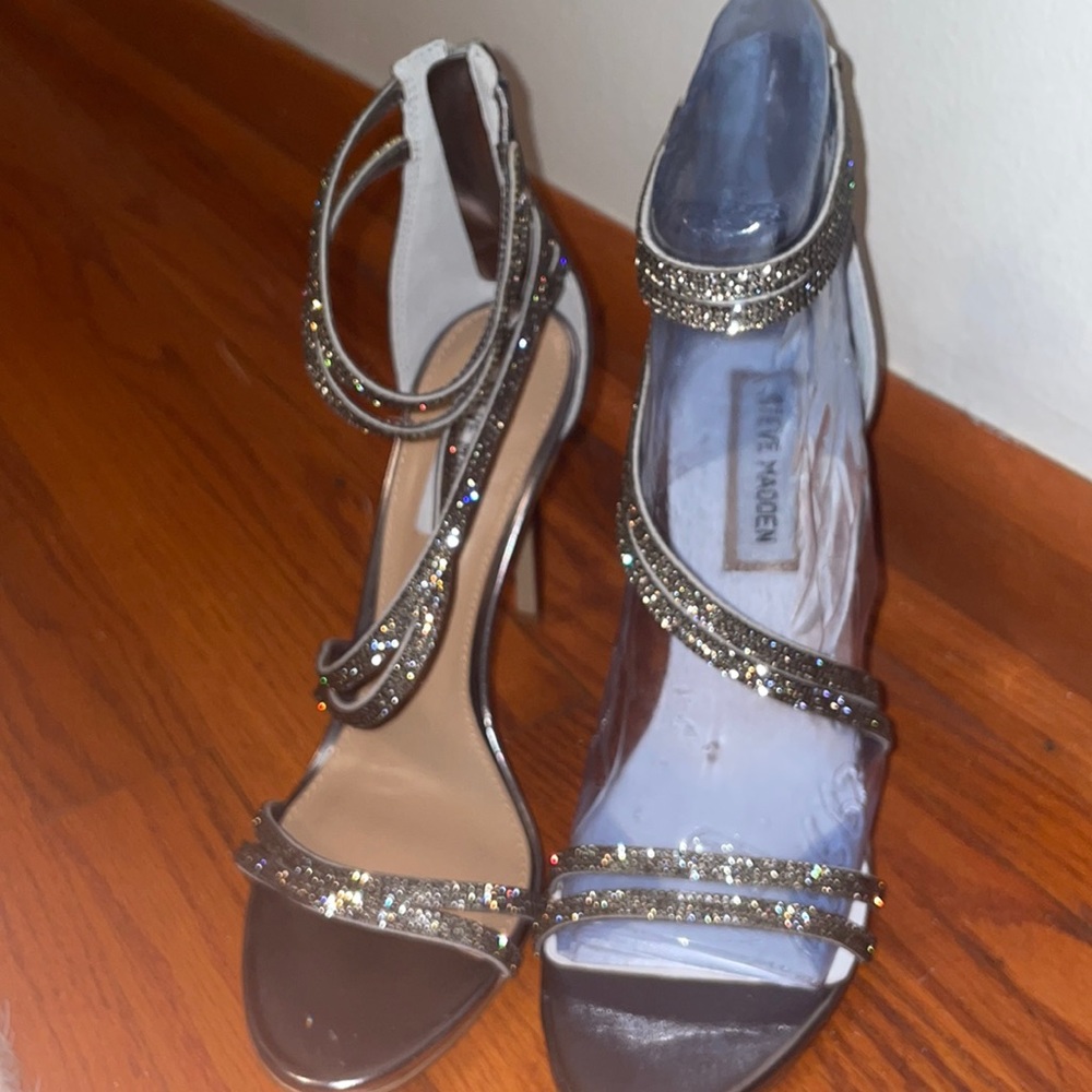 Steve Madden silver heels brand new